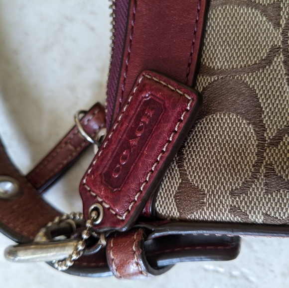 Coach burgundy messenger bag - Picture 7 of 7